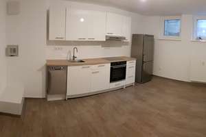 Geräumige 2-Zimmer Souterrain-Wohnung mit EBK in Erlangen – Wacholderweg 39, 91058 Sebaldus, Erlangen – Vorschaubild 6