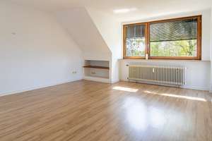 Ruhige Dachgeschosswohnung mit zwei Balkonen und viel Privatsphäre – 23562 Sankt Jürgen, Lübeck – Vorschaubild 3