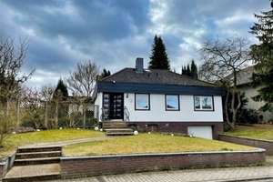 Charmanter Bungalow mit großzügigem Grundstück in ruhiger Wohnlage – Die vollständige Adresse der Immobilie erhältst du vom Anbieter., 56753 Welling – Vorschaubild 2