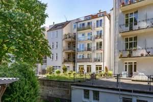 Großzügige Dachgeschosswohnung in der Osterstraße inklusive Stellplatz!