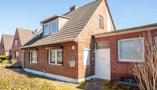 Bild von Älteres Einfamilienhaus mit großem Grundstück in Toplage