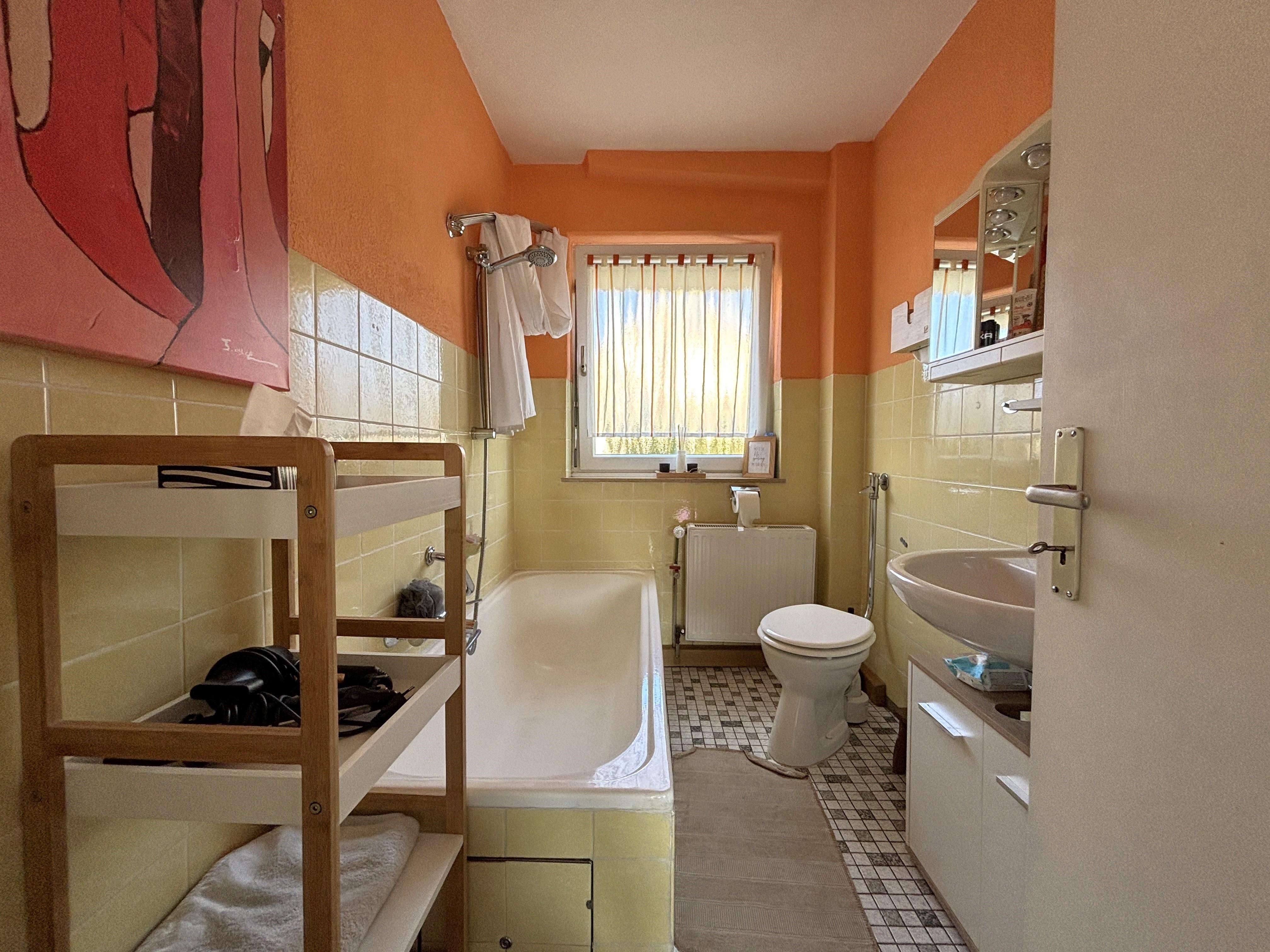 Immobilie in Sachsen bei Ansbach - Vielseitig nutzbares Zweifamilienhaus auf großzügigem Grundstück – ruhige Lage in Sachsen - Bild 0