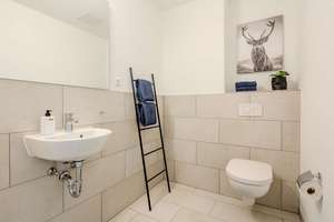 Kompates Stadthaus mit klarer Struktur | 5 Zimmer | ca. 137 m² | Ost-Terrasse – Lüdersworth 33, 30539 Bemerode, Hannover – Vorschaubild 6