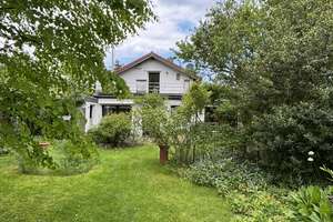 Bezugsfrei! Stilvolles Einfamilienhaus mit Ausbaupotenzial und sonnigem Traumgarten in Top-Lage! – Die vollständige Adresse der Immobilie erhältst du vom Anbieter., 53175 Plittersdorf, Bonn – Vorschaubild 3