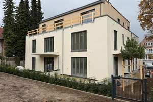 Einladende, sonnige 2-Zimmer-Terrassenwohnung mit kleinem Garten. Beste Infrastruktur. – Die vollständige Adresse der Immobilie erhältst du vom Anbieter., 81375 Neuhadern, München – Vorschaubild 2