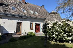 Raumwunder
Historisches Bauernhaus mit bis zu 3 Wohneinheiten,Wärmepumpe,Garage und überdachtem Poo – Die vollständige Adresse der Immobilie erhältst du vom Anbieter., 28777 Rekum, Bremen – Vorschaubild 25