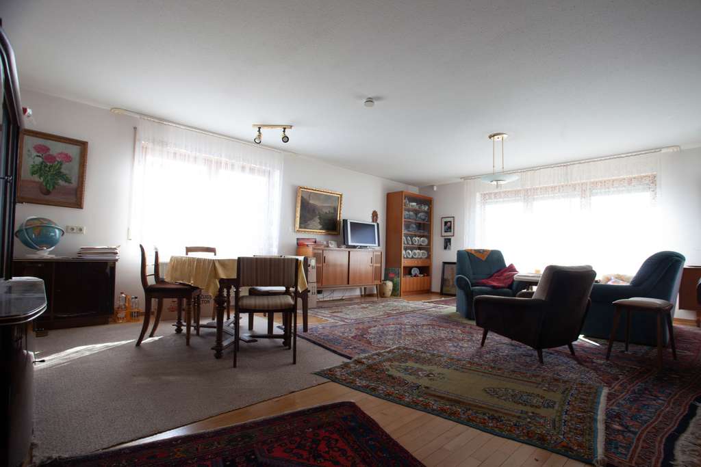 Immobilie in Welzheim - Charmantes Einfamilienhaus mit Einliegerwohnung und sonnigem Grundstück in ruhiger Wohnlage - Bild 3