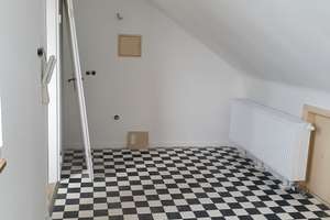 NE-Furth, 2-Zi-Whg, sep. Küche, Du-Bad, 3.OG, Whfl. ca. 34 m² – Die vollständige Adresse der Immobilie erhältst du vom Anbieter., 41462 Furth Süd, Neuss – Vorschaubild 3