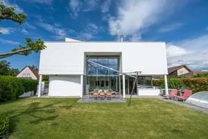 LUXURIÖSES EINFAMILIENHAUS MIT EINLIEGERWOHNUNG, GROßEM GARTEN & POOL IN BAD KROZINGEN – Die vollständige Adresse der Immobilie erhältst du vom Anbieter., 79189 Bad Krozingen – Vorschaubild 12