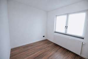 Über 375 m² Platz: Kernsaniertes Haus ab 1.900 € kalt – Equarhofen 68, 97215 Simmershofen – Vorschaubild 34