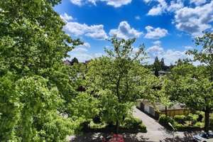 Geräumige bezugsfreie 3 bis 4-Zimmerwohnung mit Sonnenbalkon im 3. Obergeschoss mit Aufzug – Die vollständige Adresse der Immobilie erhältst du vom Anbieter., 12305 Lichtenrade, Berlin – Vorschaubild 3