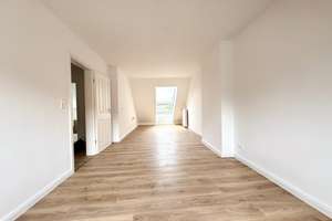 Erstbezug nach Sanierung: 3-Zi.-Dachgeschoss-Wohnung mit Weitblick in Unterbilk – Düsselstraße 70, 40219 Unterbilk, Düsseldorf – Vorschaubild 9