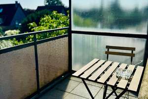 schöne 2,5 Zimmer-Wohnung mit Balkon in zentraler Lage !!