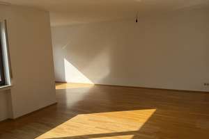 Exklusive lichtdurchflutete 3-Zimmer-Etagenwohnung mit Balkon und Einbauküche in Koblenz – Die vollständige Adresse der Immobilie erhältst du vom Anbieter., 56070 Neuendorf, Koblenz – Vorschaubild 3