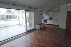Exklusive 2-Zimmer-Wohnung mit Wintergarten, Kamin, EBK, FBH, ...