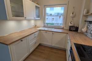 Günstige 5-Raum-Doppelhaushälfte mit gehobener Innenausstattung und EBK in Ockfen – Herrenbergstraße 20, 54441 Trier-Saarburg (Kreis) – Vorschaubild 1
