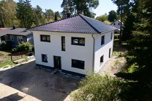 PROVISIONSFREI |Erstbezug von 200 m² Villa mit Balkon, Dachterrassen-Garage und 1.129 qm Garten – Die vollständige Adresse der Immobilie erhältst du vom Anbieter., 16348 Wandlitz – Vorschaubild 1