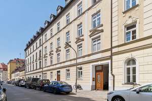 Außergewöhnliche Dachgeschosswohnung mit offener Galerie, hohen Decken und Fischgrätparkett – 81541 Obergiesing, München – Vorschaubild 3