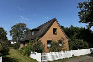 Gemütliches 4 Zimmer - EFH
zum Herrichten und Wohlfühlen
auf großem Traumgrundstück