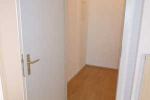 Großes Eck-Wohnzimmer in einer hellen 2-Raum in Schloßchemnitz!!! – Ludwigstr. 38, 9113 Chemnitz – Vorschaubild 7