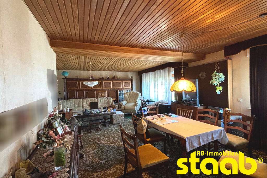 Immobilie in Mainaschaff - SANIERUNGSBEDÜRFTIGES 1-2 FAMILIENHAUS MIT TERRASSE, GARTEN UND GARAGE IN SEHR GUTER LAGE VON  - Bild 1