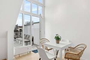 Helle 2,5-Zimmer-Galeriewohnung, möbliert, Südbalkon (Vermietung auf Zeit, all inclusive) – Axel-von-Ambesser-str. 9, 81371 Sendlinger Feld, München – Vorschaubild 4