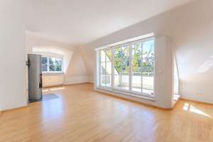 Eingebettet im Grünen – stilvolle 3-Zimmer-Dachgeschosswohnung mit Südterrasse – Die vollständige Adresse der Immobilie erhältst du vom Anbieter., 81827 Waldtrudering, München – Vorschaubild 7