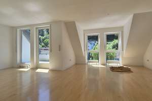 Schöne, helle 3-Zimmer Wohnung mit EBK, Balkon und Stellplatz