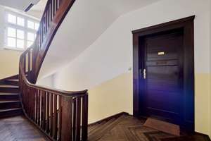 Altbaucharme trifft Zukunftsperspektive! 3,5-Zimmerwohnung mit Loggia im denkmalgeschützten Haus – Die vollständige Adresse der Immobilie erhältst du vom Anbieter., 81669 Ramersdorf, München – Vorschaubild 2