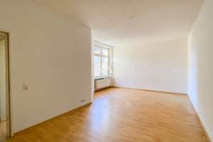 RUHIGE ALTBAUWOHNUNG IM BELIEBTEN SIMON-DACH-KIEZ | IM GARTENHAUS 4.OG OHNE AUFZUG |PROVISIONSFREI | – Libauer Str. 6, 10245 Friedrichshain, Berlin – Vorschaubild 2