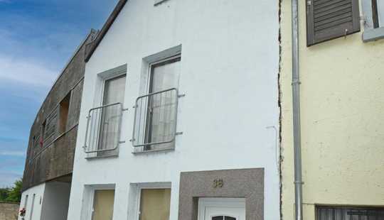 Bild von Kleines Haus mit guter Bausubstanz in ruhiger und naturnaher Lage von Gimbsheim!