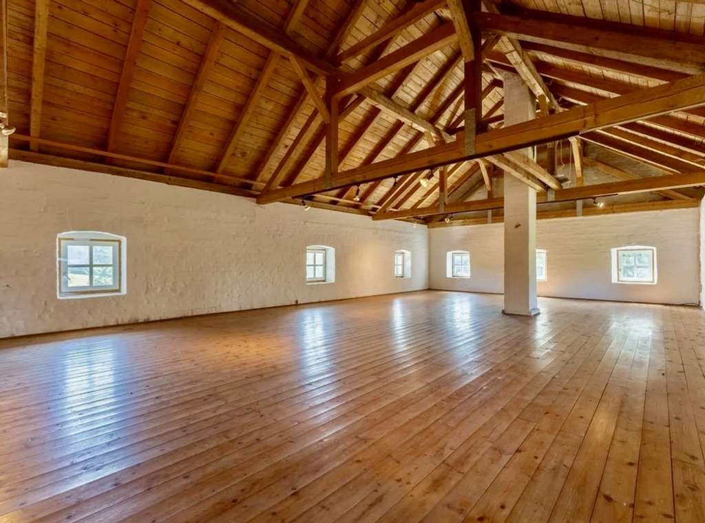 Immobilie in Stubenberg - Wohnen im Grünen! 
Landhaus mit 6 Zimmern und großem Grundstück nahe Simbach am Inn - Bild 1