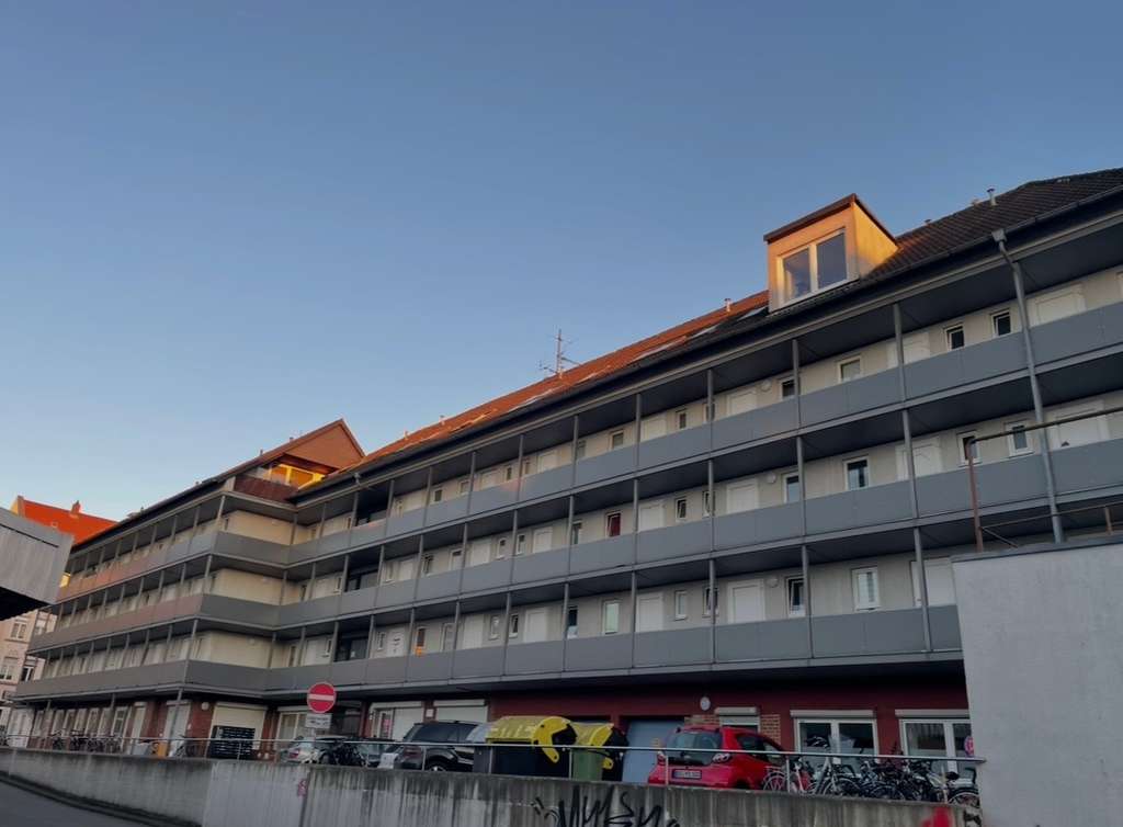 Kapitalanlage/Eigennutzung -Teilvermietete Dachgeschosswohnung mit der Möglichkeit zur Selbstnutzung