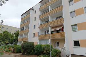 Bezugsfrei - 4 Zimmer Wohnung mit Balkon, offener Küche | Neustädter Feld