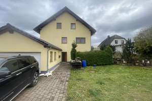 Großes Einfamilienhaus m Einliegerwohnung gr Garage, Zisterne und Photovoltaik – Die vollständige Adresse der Immobilie erhältst du vom Anbieter., 9600 Oberschöna – Vorschaubild 2