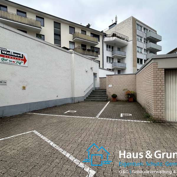 *** Attraktives u. solides Mehrfamilienhaus - mit Garagen - Aachener Innenstadt ***