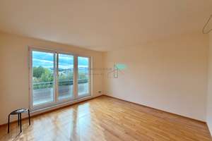 Weitsicht garantiert! Helle 4,5 Zimmer Maisonette-Wohnung in Reutlingen am Fuße des Georgenbergs – Die vollständige Adresse der Immobilie erhältst du vom Anbieter., 72762 Reutlingen-Mitte, Reutlingen – Vorschaubild 9