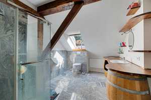 !!Historischer Charme trifft auf modernen Luxus!!
Schöner Resthof mit 2 Einliegerwohnungen in beste – Leer (Kreis) – Vorschaubild 17