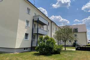 Attraktive 3-ZKB-Erdgeschosswohnung mit Balkon in Krumbach(Schwaben) – Gärtnerweg 9, 86381 Krumbach (Schwaben) – Vorschaubild 1