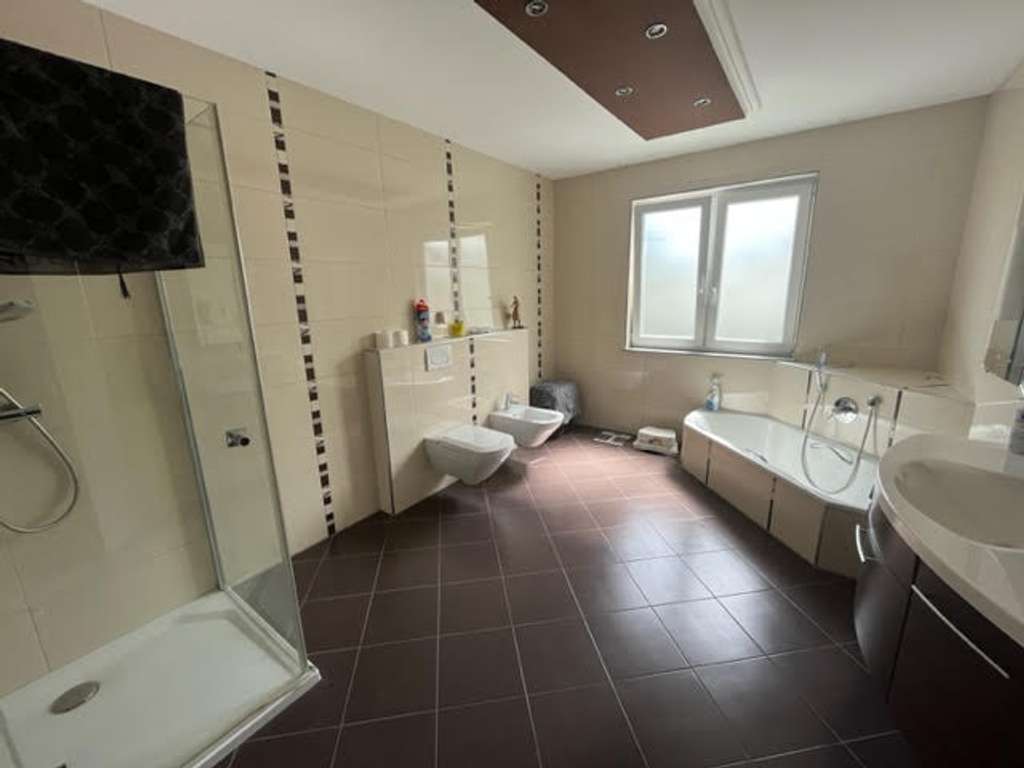 Immobilie in Lage - Zweifamilienhaus mit großem Potential - ideal für Eigennutzer & Kapitalanleger - Selbstversorger -  - Bild 4