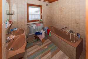Großzügiges Einfamilienhaus mit sonnigem Garten und 2 Garagen in ruhiger Stadtrandlage – Kaufbeuren – Vorschaubild 12