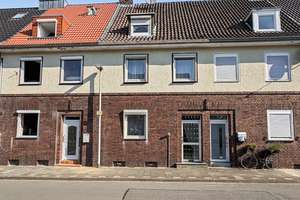 Ihr neues Zuhause: Gepflegtes Reihenmittelhaus mit 4,5 Zimmern und Doppelcarport in Bocholt