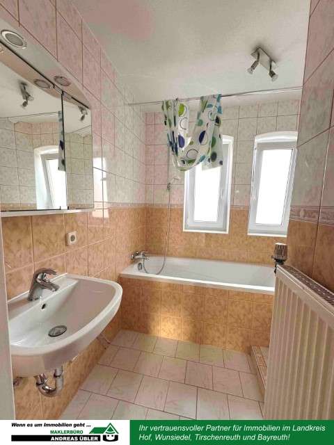 Immobilie in Selb - Wohnung im Hochparterre mit Doppelgarage - Bild 0