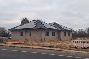 Von Privat. Neubau Bungalow mit KfW-40 Standard inkl. Carport und PV- Anlage mitten in Herbrum – Die vollständige Adresse der Immobilie erhältst du vom Anbieter., 26871 Papenburg – Vorschaubild 1