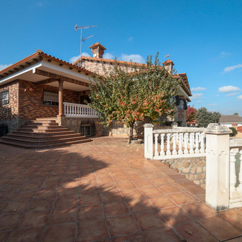 Beeindruckendes freistehendes Chalet Monte Batres