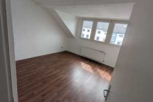 Ruhige 2-Zimmer-Dachgeschosswohnung in zentraler Lage von Krefeld – Krefeld – Vorschaubild 2