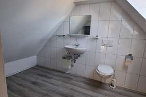 Zwei Zimmer, Wohnküche, (D/B)  + Mansardenzimmer in Krefeld Stadtmitte – Die vollständige Adresse der Immobilie erhältst du vom Anbieter., 47799 Cracau, Krefeld – Vorschaubild 6