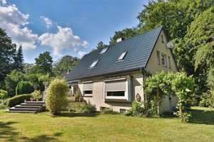 Einfamilienhaus mit Baugrundstück in bevorzugter Wohnlage! – Die vollständige Adresse der Immobilie erhältst du vom Anbieter., 21521 Aumühle – Vorschaubild 2