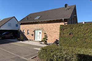 Stilvolles Wohnen in begehrter Lage von Krefeld-Benrad Nord – Freistehendes Einfamilienhaus – Die vollständige Adresse der Immobilie erhältst du vom Anbieter., 47804 Kempener Feld/Baackeshof, Krefeld – Vorschaubild 2