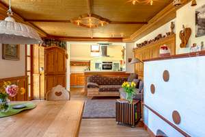 Einfamilienhaus mit großem Hof und alpenländischen Flair – Die vollständige Adresse der Immobilie erhältst du vom Anbieter., 69259 Wilhelmsfeld – Vorschaubild 2